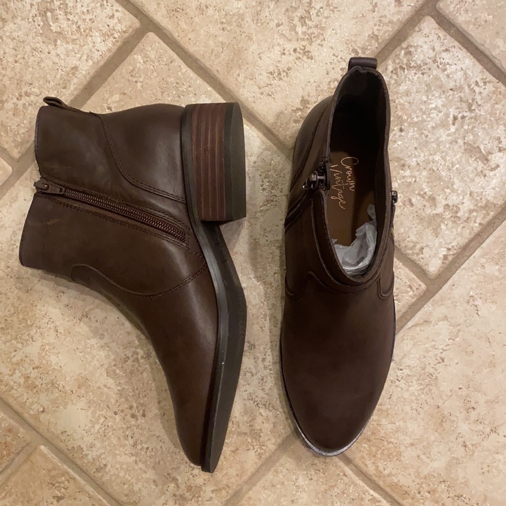 Leather crown vintage booties new brown size 8
